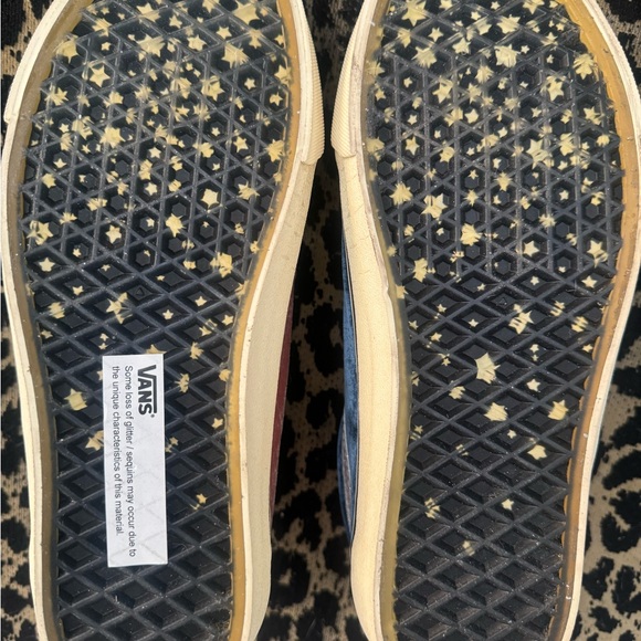 Vans - Picture 7 of 9